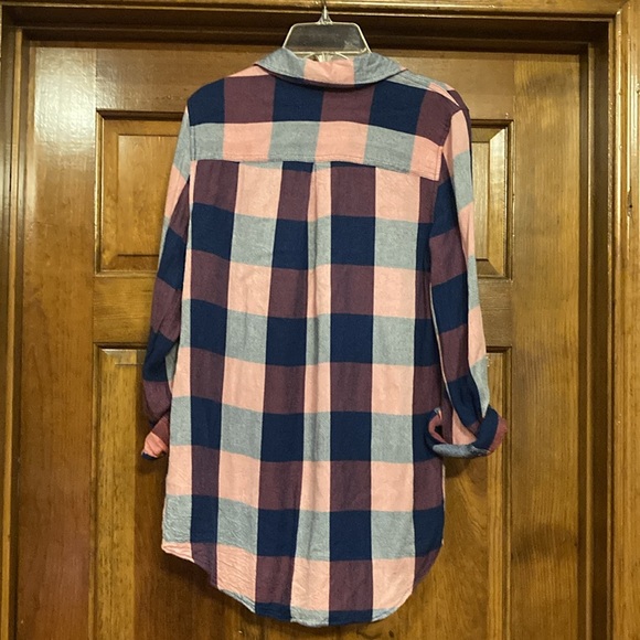 XS Soft Peach, Maroon, Navy Plaid Long Sleeve High Low Shirt - Cato / C Est 1946 - Picture 9 of 12